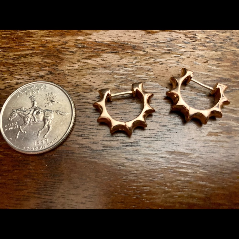 Spiked hoop earrings - Picture 4 of 4